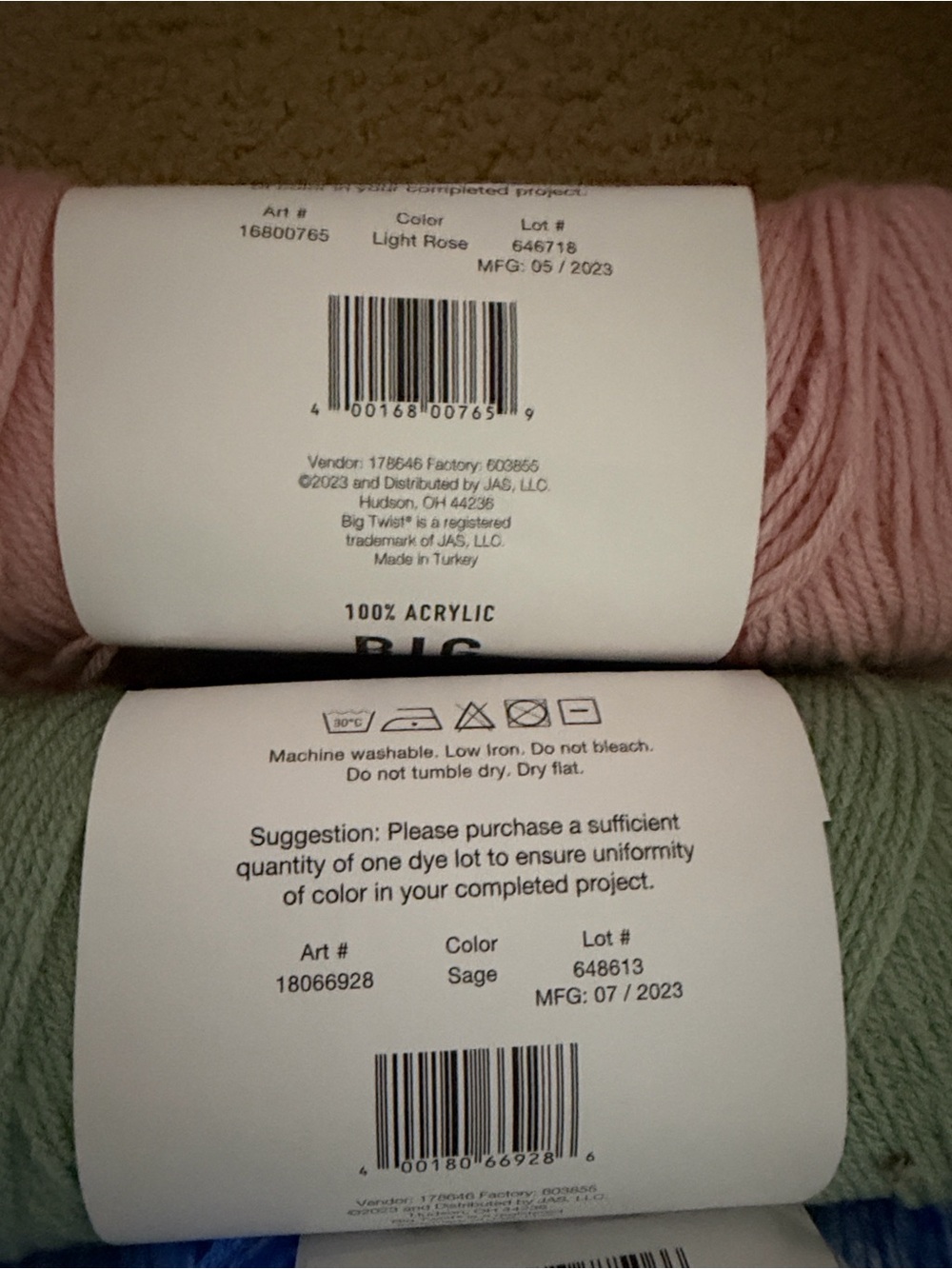 5 Skeins Big Twist Value Yarn - Picture 3 of 3